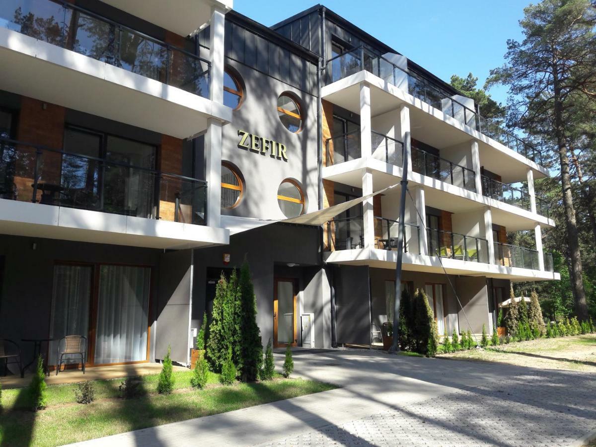 Apartamenty Nad Jeziorem -Zefir เอากุสตูฟ ภายนอก รูปภาพ